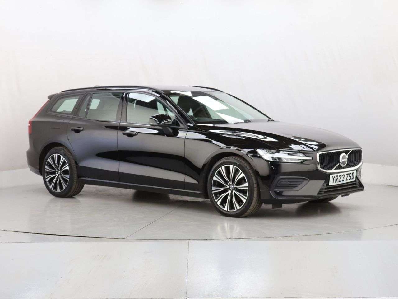 A 2023 VOLVO V60 2.0 B3 MHEV Core Estate 5dr Petrol Hybrid DCT Auto Euro 6 (s/s) (163 ps) A 2023 VOLVO V60 2.0 B3 MHEV Core Estate 5dr Petrol Hybrid DCT Auto Euro 6 (s/s) (163 ps)