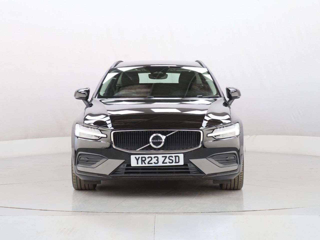A 2023 VOLVO V60 2.0 B3 MHEV Core Estate 5dr Petrol Hybrid DCT Auto Euro 6 (s/s) (163 ps) A 2023 VOLVO V60 2.0 B3 MHEV Core Estate 5dr Petrol Hybrid DCT Auto Euro 6 (s/s) (163 ps)