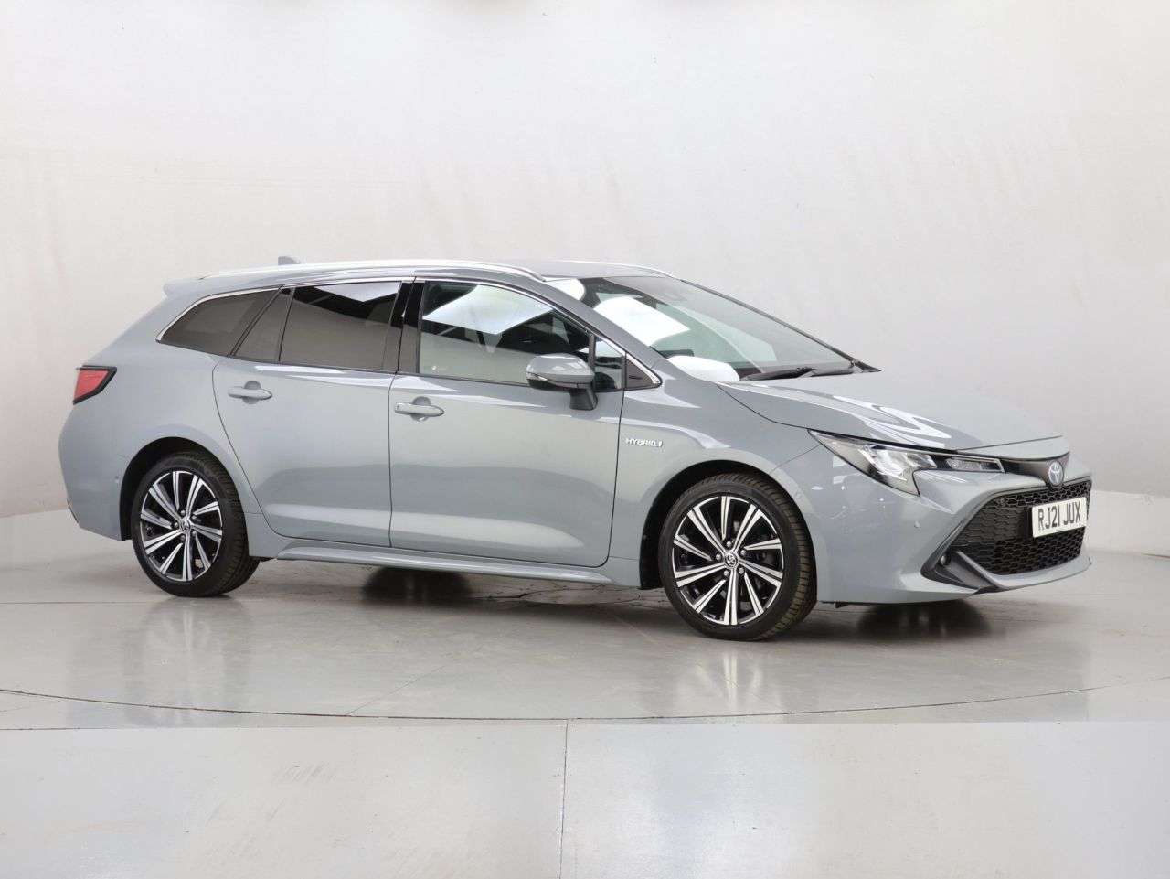 A 2021 TOYOTA COROLLA 1.8 VVT-h GPF Design Touring Sports 5dr Petrol Hybrid CVT Euro 6 (s/s) (122 A 2021 TOYOTA COROLLA 1.8 VVT-h GPF Design Touring Sports 5dr Petrol Hybrid CVT Euro 6 (s/s) (122