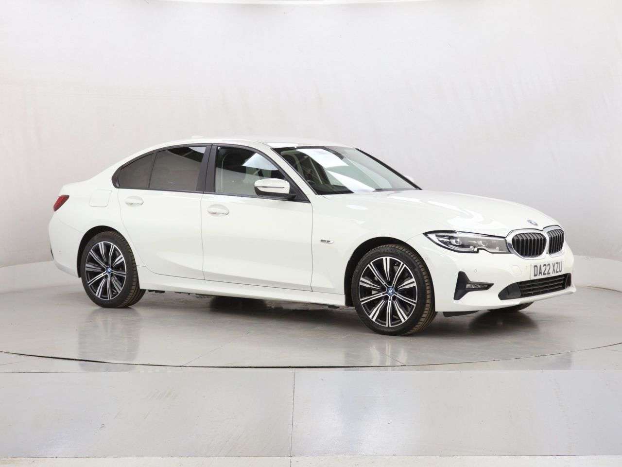 A 2022 BMW 3 SERIES 2.0 330e 12kWh SE Pro Saloon 4dr Petrol Plug-in Hybrid Auto Euro 6 (s/s) (2 A 2022 BMW 3 SERIES 2.0 330e 12kWh SE Pro Saloon 4dr Petrol Plug-in Hybrid Auto Euro 6 (s/s) (2