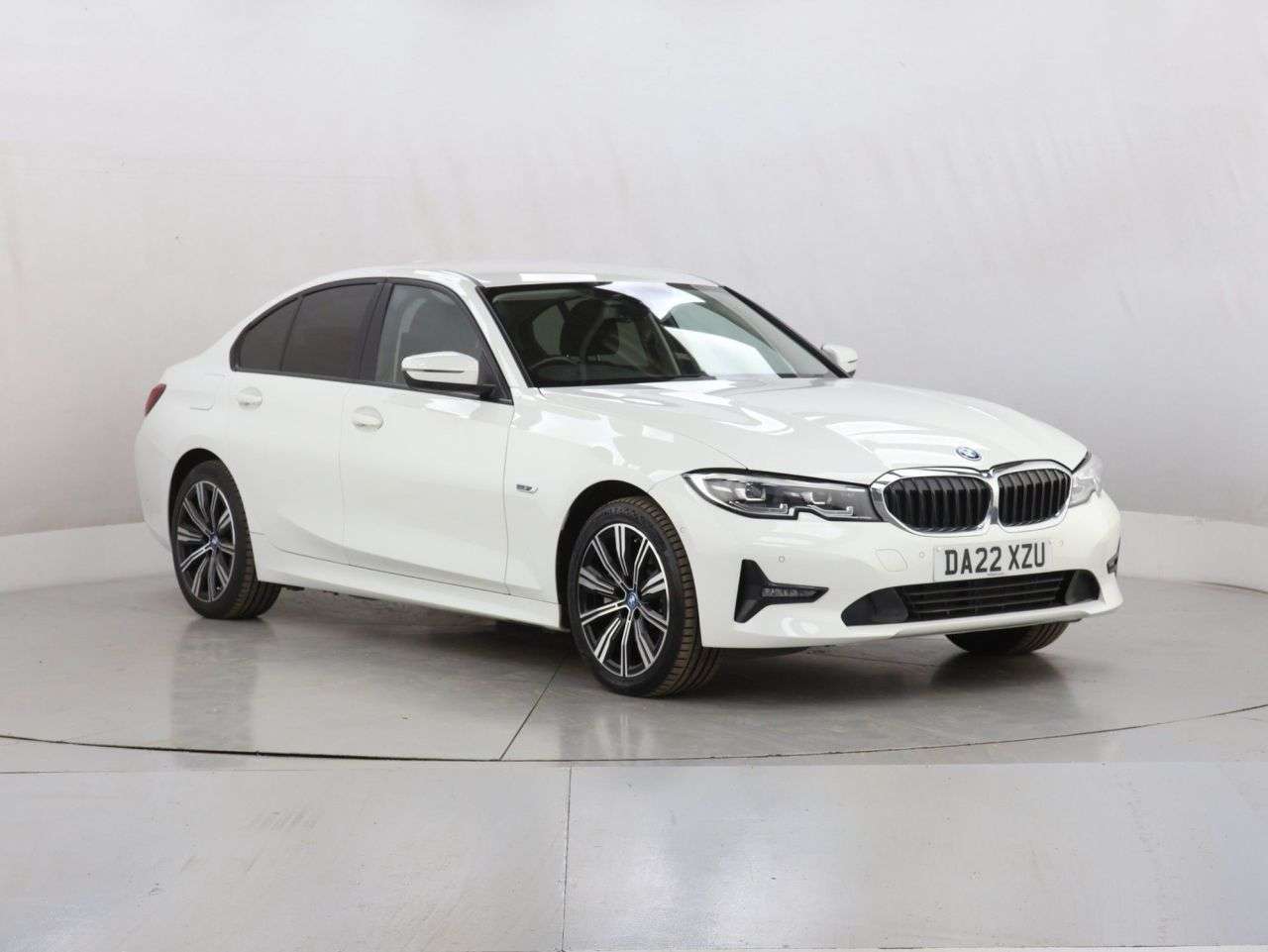 A 2022 BMW 3 SERIES 2.0 330e 12kWh SE Pro Saloon 4dr Petrol Plug-in Hybrid Auto Euro 6 (s/s) (2 A 2022 BMW 3 SERIES 2.0 330e 12kWh SE Pro Saloon 4dr Petrol Plug-in Hybrid Auto Euro 6 (s/s) (2