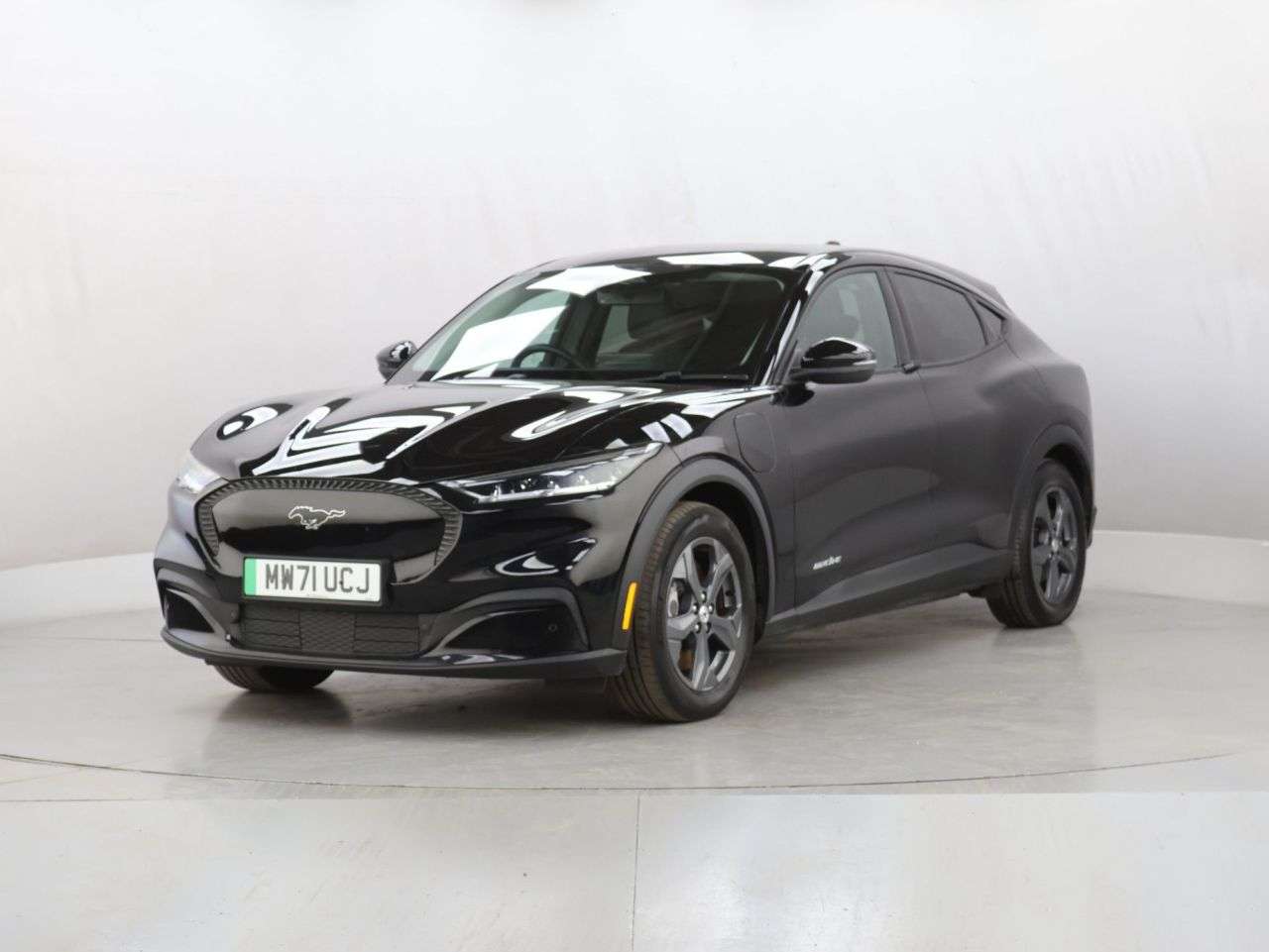 A 2022 FORD MUSTANG MACH-E Standard Range 70kWh SUV 5dr Electric Automatic (269 ps) A 2022 FORD MUSTANG MACH-E Standard Range 70kWh SUV 5dr Electric Automatic (269 ps)