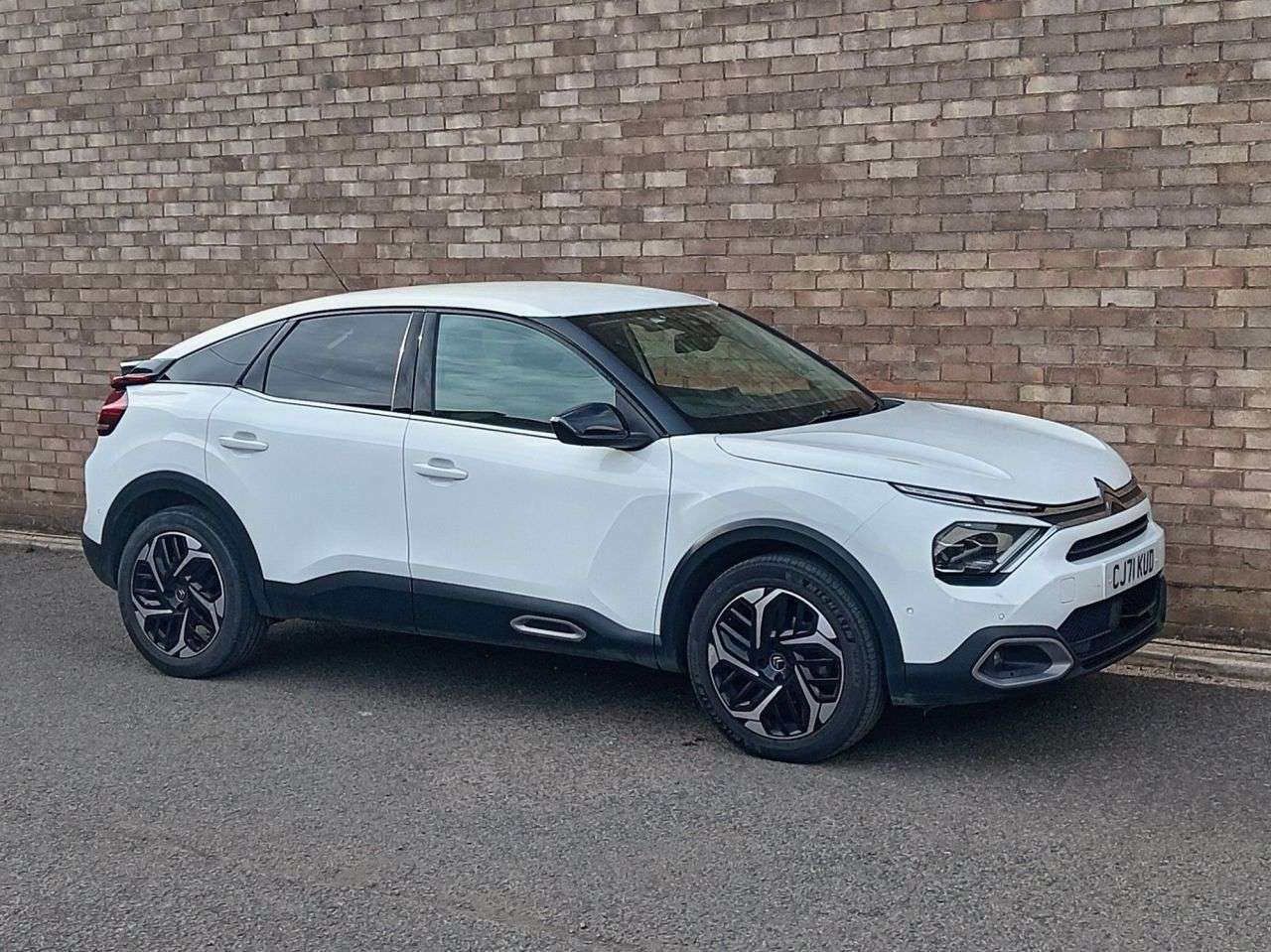 A 2022 CITROEN C4 1.2 PureTech Shine Plus Hatchback 5dr Petrol EAT8 Euro 6 (s/s) (130 ps) A 2022 CITROEN C4 1.2 PureTech Shine Plus Hatchback 5dr Petrol EAT8 Euro 6 (s/s) (130 ps)