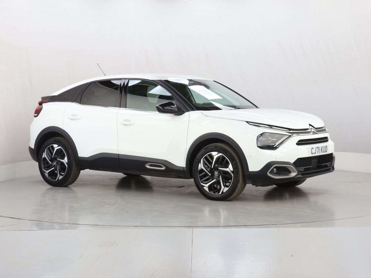 A 2022 CITROEN C4 1.2 PureTech Shine Plus Hatchback 5dr Petrol EAT8 Euro 6 (s/s) (130 ps) A 2022 CITROEN C4 1.2 PureTech Shine Plus Hatchback 5dr Petrol EAT8 Euro 6 (s/s) (130 ps)