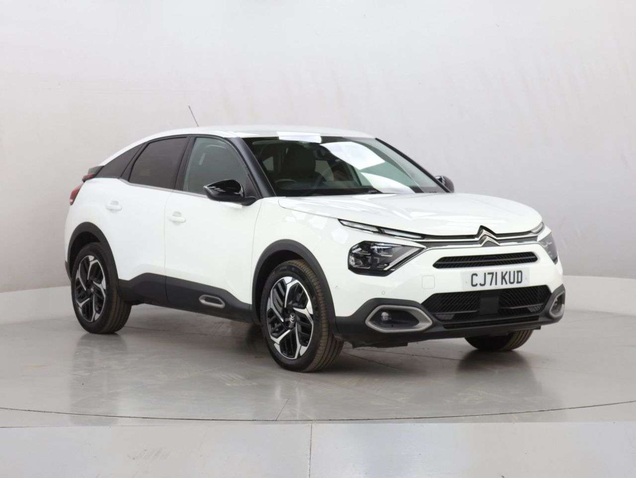 A 2022 CITROEN C4 1.2 PureTech Shine Plus Hatchback 5dr Petrol EAT8 Euro 6 (s/s) (130 ps) A 2022 CITROEN C4 1.2 PureTech Shine Plus Hatchback 5dr Petrol EAT8 Euro 6 (s/s) (130 ps)