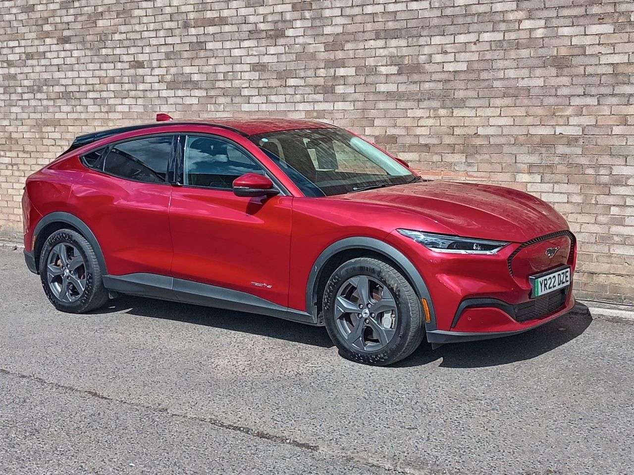 A 2022 FORD MUSTANG MACH-E Standard Range 70kWh SUV 5dr Electric Automatic (269 ps) A 2022 FORD MUSTANG MACH-E Standard Range 70kWh SUV 5dr Electric Automatic (269 ps)