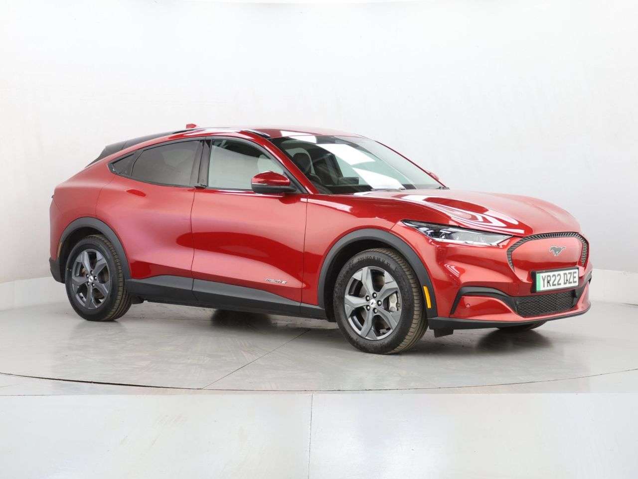 A 2022 FORD MUSTANG MACH-E Standard Range 70kWh SUV 5dr Electric Automatic (269 ps) A 2022 FORD MUSTANG MACH-E Standard Range 70kWh SUV 5dr Electric Automatic (269 ps)