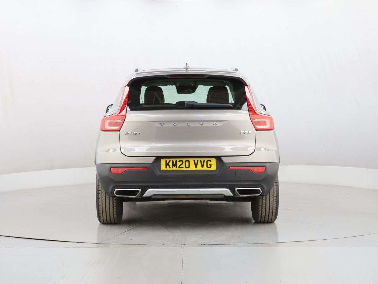 2020 VOLVO XC40 2020 VOLVO XC40