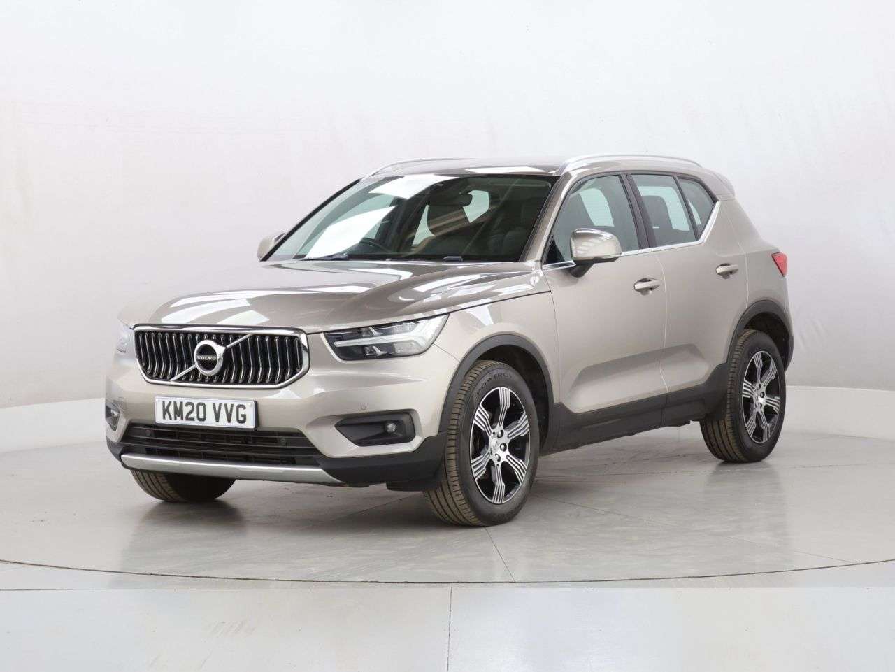 2020 VOLVO XC40 2020 VOLVO XC40