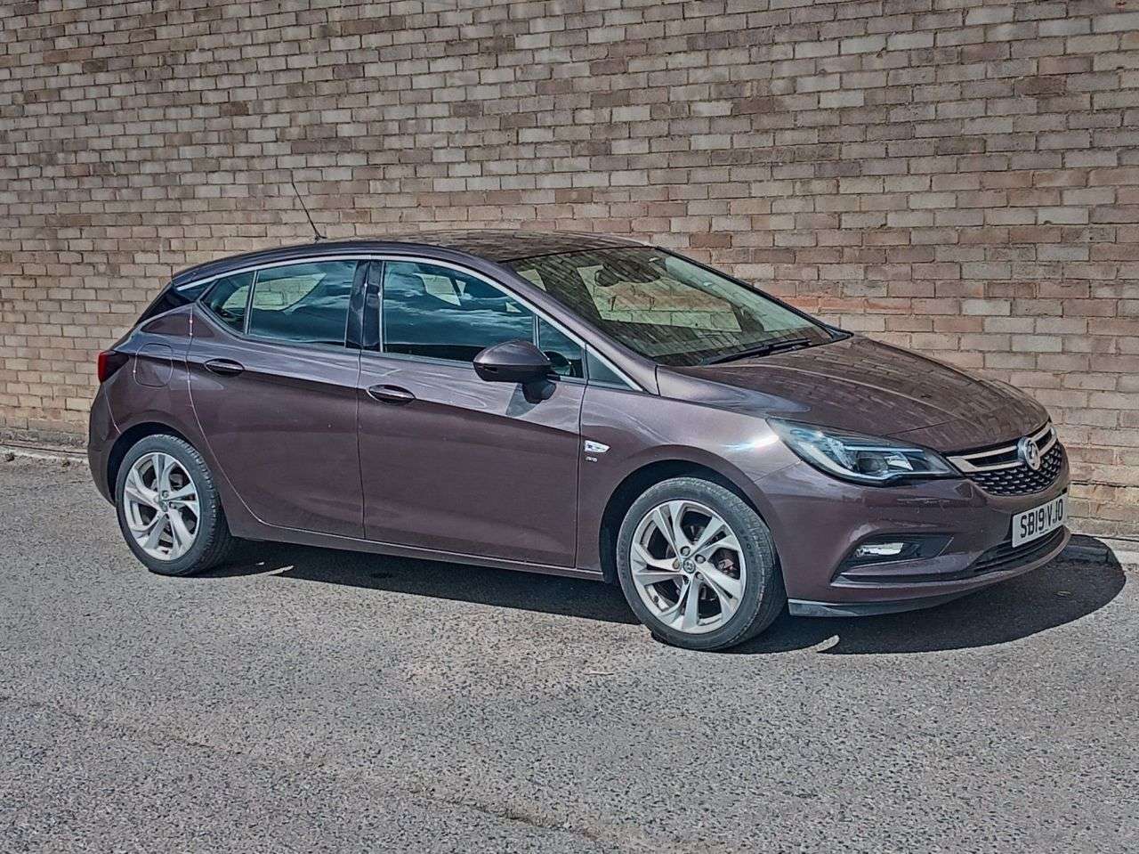 A 2019 VAUXHALL ASTRA 1.4i Turbo GPF SRi Hatchback 5dr Petrol Auto Euro 6 (s/s) (150 ps) A 2019 VAUXHALL ASTRA 1.4i Turbo GPF SRi Hatchback 5dr Petrol Auto Euro 6 (s/s) (150 ps)