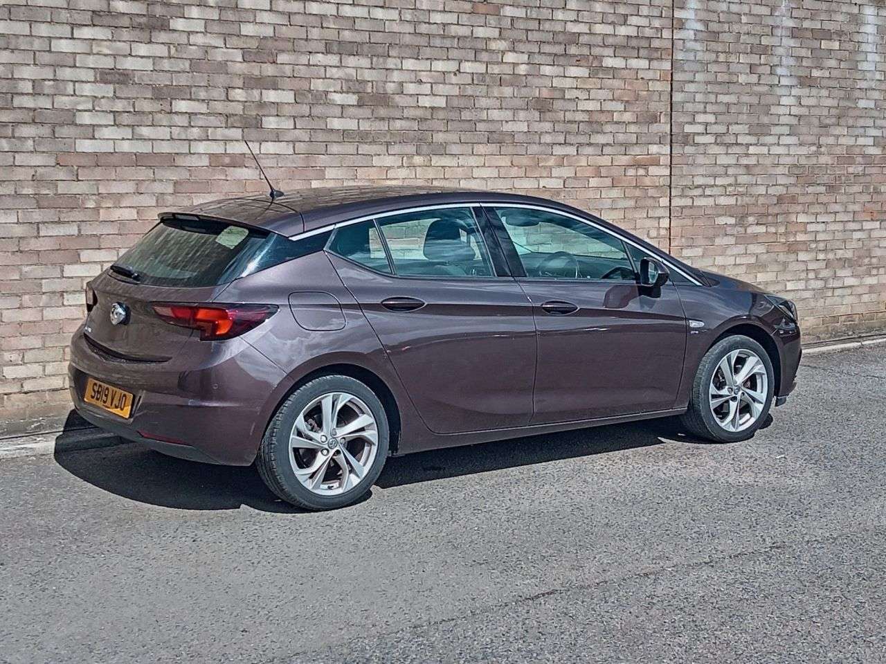 A 2019 VAUXHALL ASTRA 1.4i Turbo GPF SRi Hatchback 5dr Petrol Auto Euro 6 (s/s) (150 ps) A 2019 VAUXHALL ASTRA 1.4i Turbo GPF SRi Hatchback 5dr Petrol Auto Euro 6 (s/s) (150 ps)
