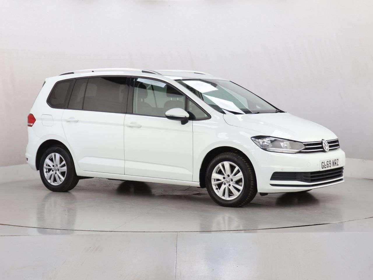 A 2019 VOLKSWAGEN TOURAN 1.5 TSI EVO SE MPV 5dr Petrol DSG Euro 6 (s/s) (150 ps) A 2019 VOLKSWAGEN TOURAN 1.5 TSI EVO SE MPV 5dr Petrol DSG Euro 6 (s/s) (150 ps)