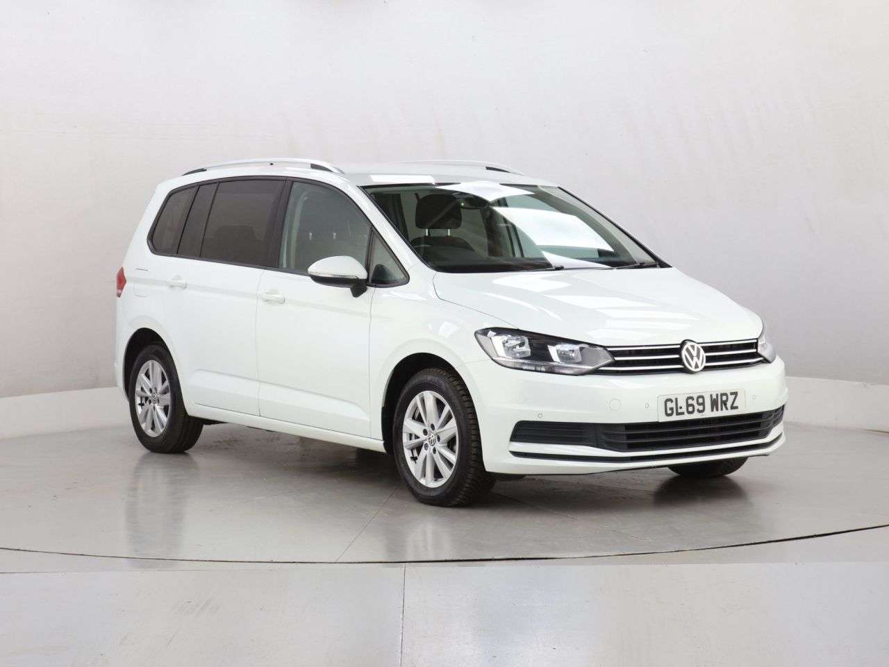A 2019 VOLKSWAGEN TOURAN 1.5 TSI EVO SE MPV 5dr Petrol DSG Euro 6 (s/s) (150 ps) A 2019 VOLKSWAGEN TOURAN 1.5 TSI EVO SE MPV 5dr Petrol DSG Euro 6 (s/s) (150 ps)