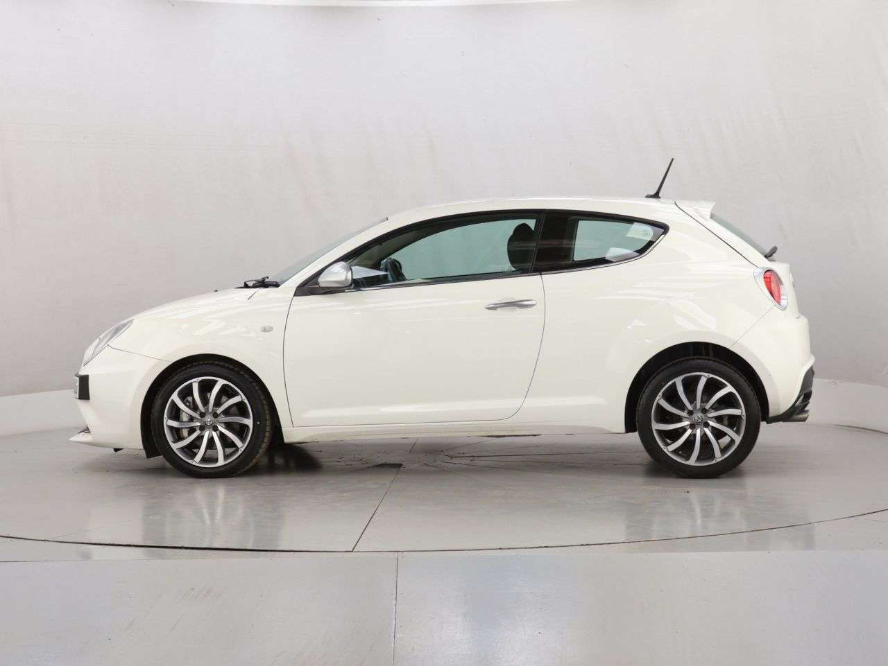 A 2018 ALFA ROMEO MITO 1.4 TB MultiAir Super Hatchback 3dr Petrol TCT Euro 6 (s/s) (140 ps) A 2018 ALFA ROMEO MITO 1.4 TB MultiAir Super Hatchback 3dr Petrol TCT Euro 6 (s/s) (140 ps)
