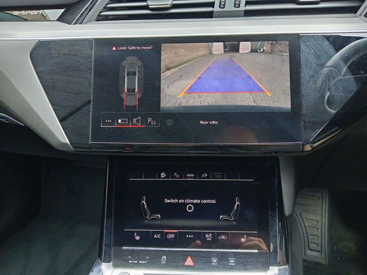 A 2023 AUDI E-TRON 55 S line Sportback 5dr Electric Auto quattro 95kWh (11kW Charger) (408 ps) A 2023 AUDI E-TRON 55 S line Sportback 5dr Electric Auto quattro 95kWh (11kW Charger) (408 ps)