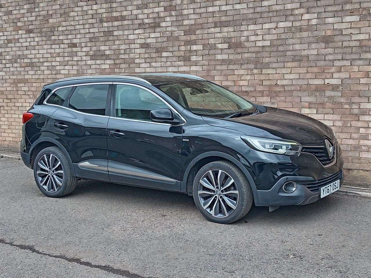 A 2017 RENAULT KADJAR 1.5 dCi Signature S Nav SUV 5dr Diesel Manual Euro 6 (s/s) (110 ps) A 2017 RENAULT KADJAR 1.5 dCi Signature S Nav SUV 5dr Diesel Manual Euro 6 (s/s) (110 ps)