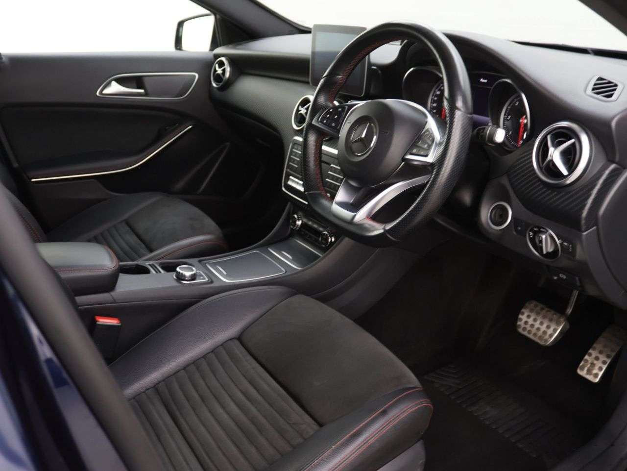 2017 MERCEDES-BENZ A CLASS 2017 MERCEDES-BENZ A CLASS