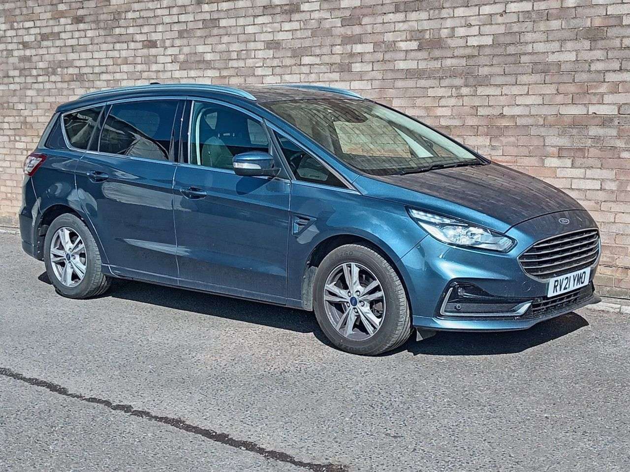 A 2021 FORD S-MAX 2.0 EcoBlue Titanium MPV 5dr Diesel Manual Euro 6 (s/s) (150 ps) A 2021 FORD S-MAX 2.0 EcoBlue Titanium MPV 5dr Diesel Manual Euro 6 (s/s) (150 ps)