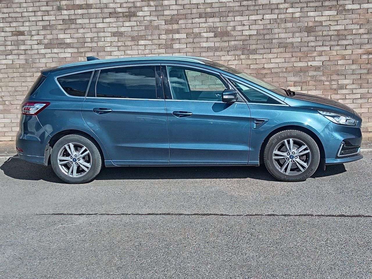 A 2021 FORD S-MAX 2.0 EcoBlue Titanium MPV 5dr Diesel Manual Euro 6 (s/s) (150 ps) A 2021 FORD S-MAX 2.0 EcoBlue Titanium MPV 5dr Diesel Manual Euro 6 (s/s) (150 ps)