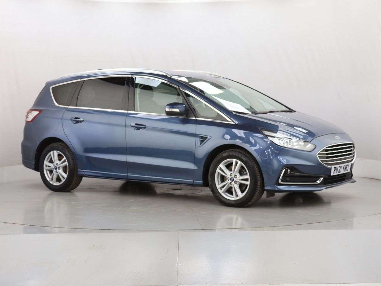 A 2021 FORD S-MAX 2.0 EcoBlue Titanium MPV 5dr Diesel Manual Euro 6 (s/s) (150 ps) A 2021 FORD S-MAX 2.0 EcoBlue Titanium MPV 5dr Diesel Manual Euro 6 (s/s) (150 ps)