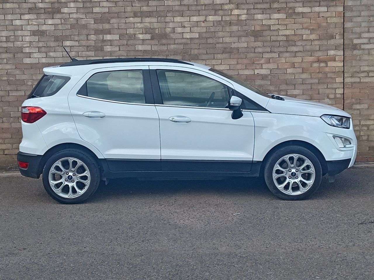 A 2023 FORD ECOSPORT 1.0T EcoBoost GPF Titanium SUV 5dr Petrol Manual Euro 6 (s/s) (125 ps) A 2023 FORD ECOSPORT 1.0T EcoBoost GPF Titanium SUV 5dr Petrol Manual Euro 6 (s/s) (125 ps)