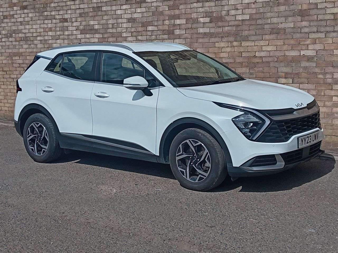 A 2023 KIA SPORTAGE 1.6 T-GDi 2 SUV 5dr Petrol Manual Euro 6 (s/s) (148 bhp) A 2023 KIA SPORTAGE 1.6 T-GDi 2 SUV 5dr Petrol Manual Euro 6 (s/s) (148 bhp)