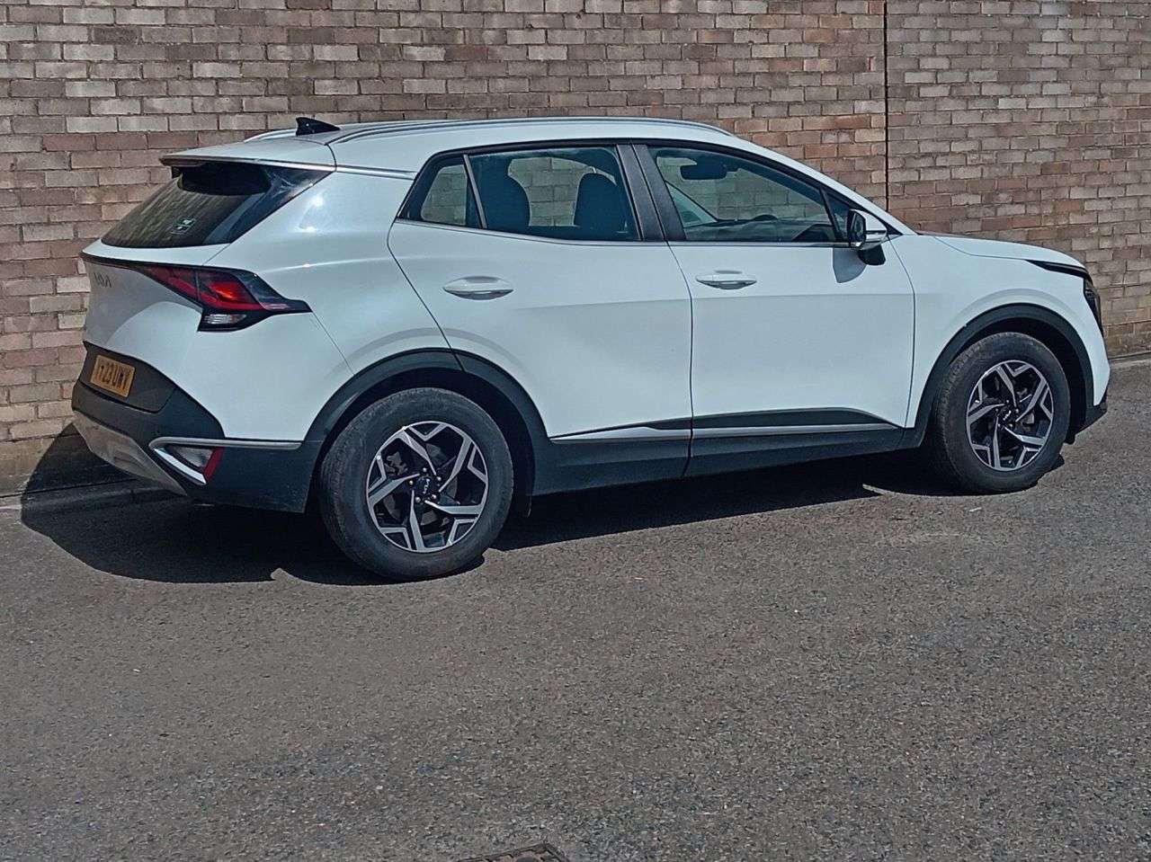 A 2023 KIA SPORTAGE 1.6 T-GDi 2 SUV 5dr Petrol Manual Euro 6 (s/s) (148 bhp) A 2023 KIA SPORTAGE 1.6 T-GDi 2 SUV 5dr Petrol Manual Euro 6 (s/s) (148 bhp)