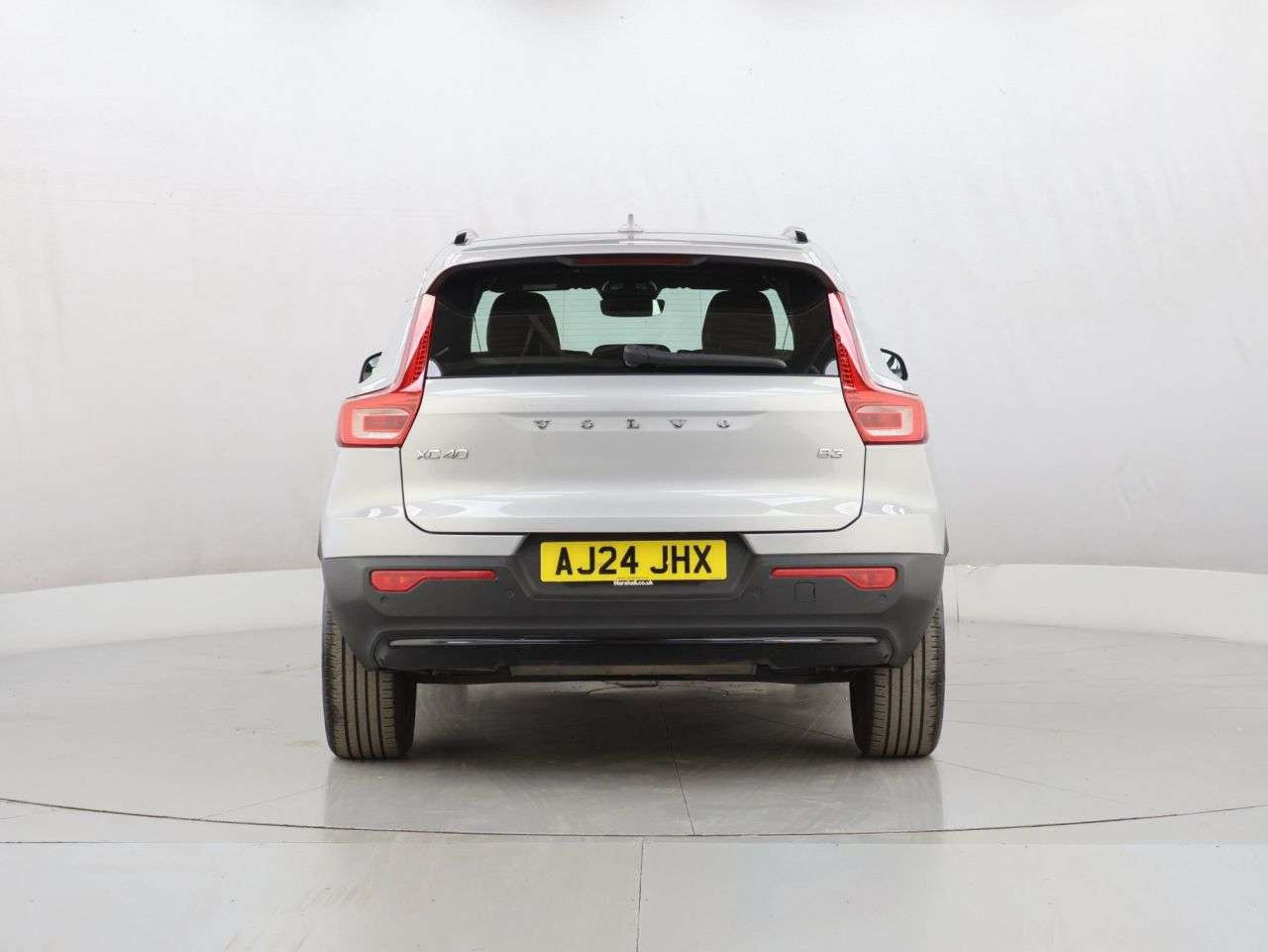 2024 VOLVO XC40 2024 VOLVO XC40