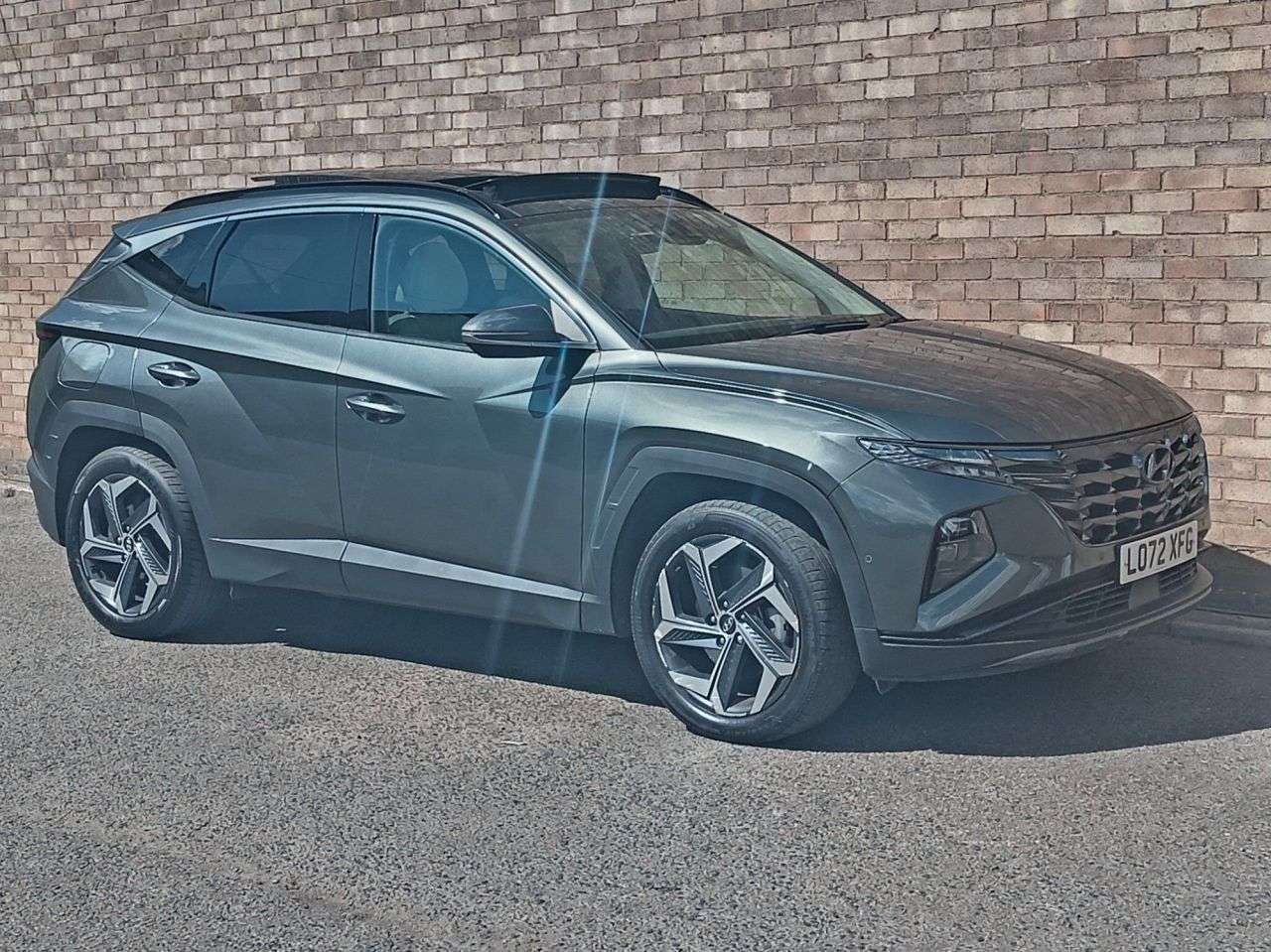 A 2023 HYUNDAI TUCSON 1.6 T-GDi 13.8kWh Ultimate SUV 5dr Petrol Plug-in Hybrid Auto 4WD Euro 6 (s A 2023 HYUNDAI TUCSON 1.6 T-GDi 13.8kWh Ultimate SUV 5dr Petrol Plug-in Hybrid Auto 4WD Euro 6 (s
