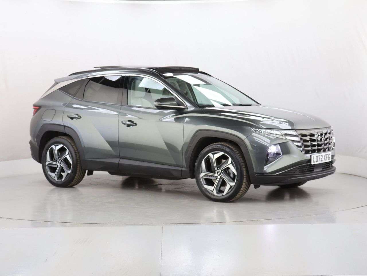 A 2023 HYUNDAI TUCSON 1.6 T-GDi 13.8kWh Ultimate SUV 5dr Petrol Plug-in Hybrid Auto 4WD Euro 6 (s A 2023 HYUNDAI TUCSON 1.6 T-GDi 13.8kWh Ultimate SUV 5dr Petrol Plug-in Hybrid Auto 4WD Euro 6 (s