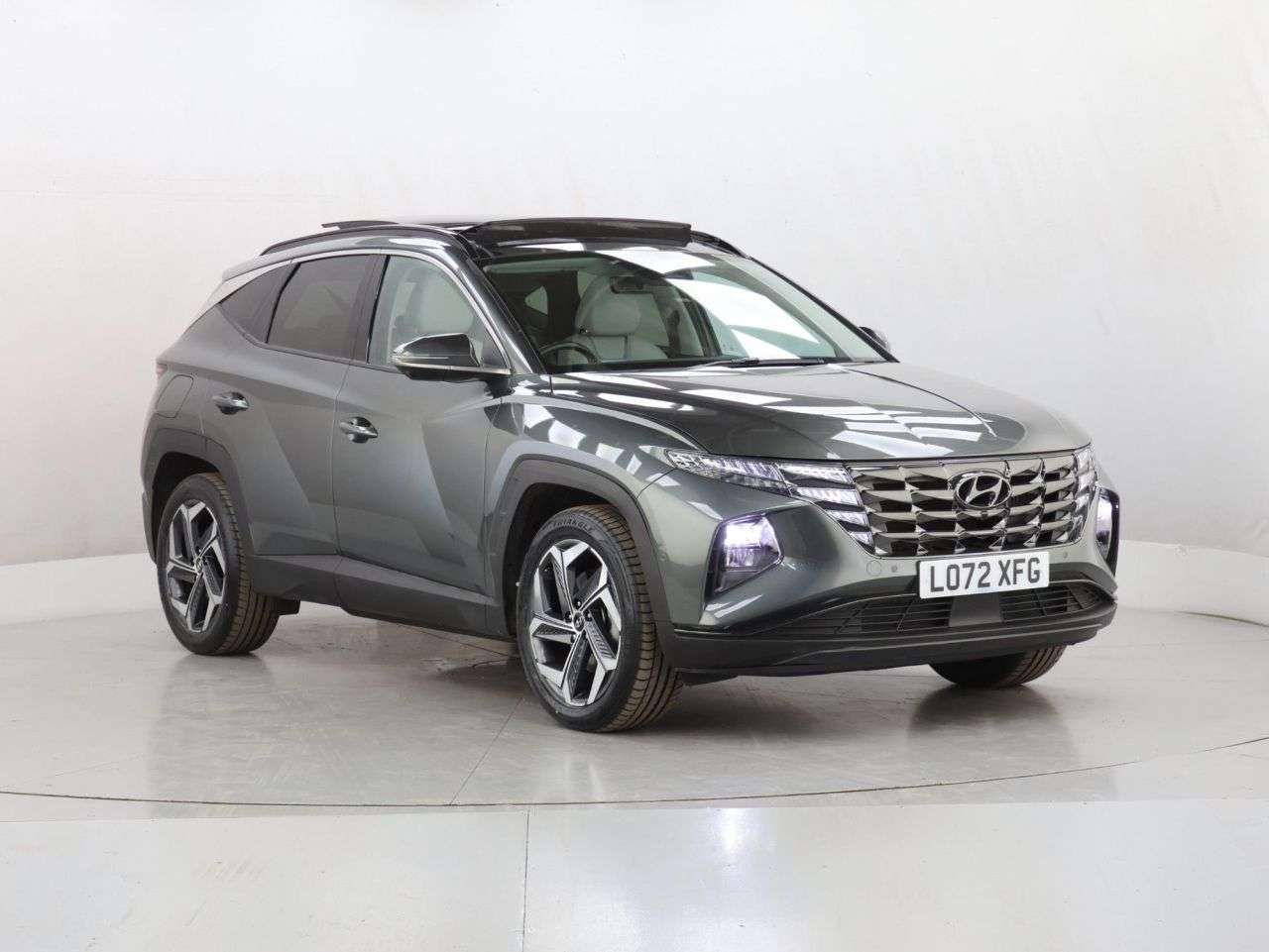 A 2023 HYUNDAI TUCSON 1.6 T-GDi 13.8kWh Ultimate SUV 5dr Petrol Plug-in Hybrid Auto 4WD Euro 6 (s A 2023 HYUNDAI TUCSON 1.6 T-GDi 13.8kWh Ultimate SUV 5dr Petrol Plug-in Hybrid Auto 4WD Euro 6 (s