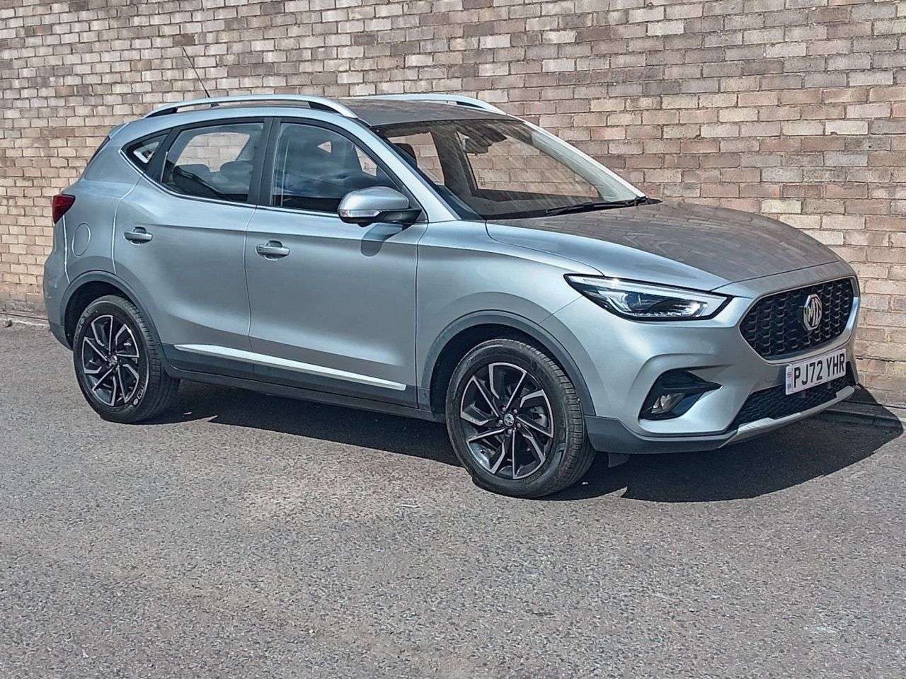 A 2023 MG MG ZS 1.0 T-GDI Exclusive SUV 5dr Petrol Auto Euro 6 (111 ps) A 2023 MG MG ZS 1.0 T-GDI Exclusive SUV 5dr Petrol Auto Euro 6 (111 ps)