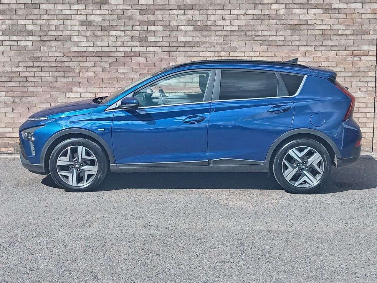 A 2023 HYUNDAI BAYON 1.0 T-GDi MHEV Premium SUV 5dr Petrol Hybrid DCT Euro 6 (s/s) (100 ps) A 2023 HYUNDAI BAYON 1.0 T-GDi MHEV Premium SUV 5dr Petrol Hybrid DCT Euro 6 (s/s) (100 ps)