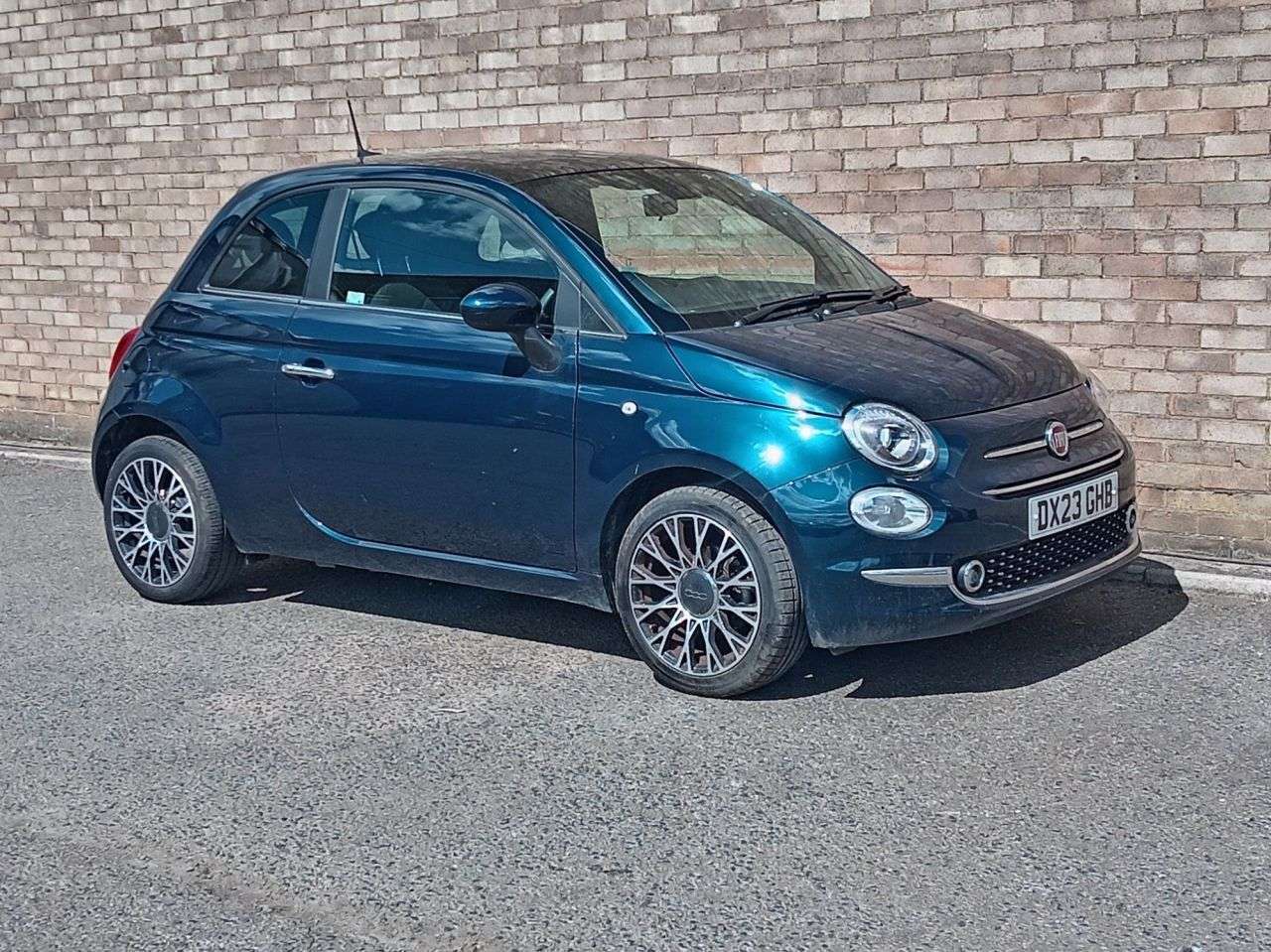 A 2023 FIAT 500 1.0 MHEV Hatchback 3dr Petrol Manual Euro 6 (s/s) (70 bhp) A 2023 FIAT 500 1.0 MHEV Hatchback 3dr Petrol Manual Euro 6 (s/s) (70 bhp)