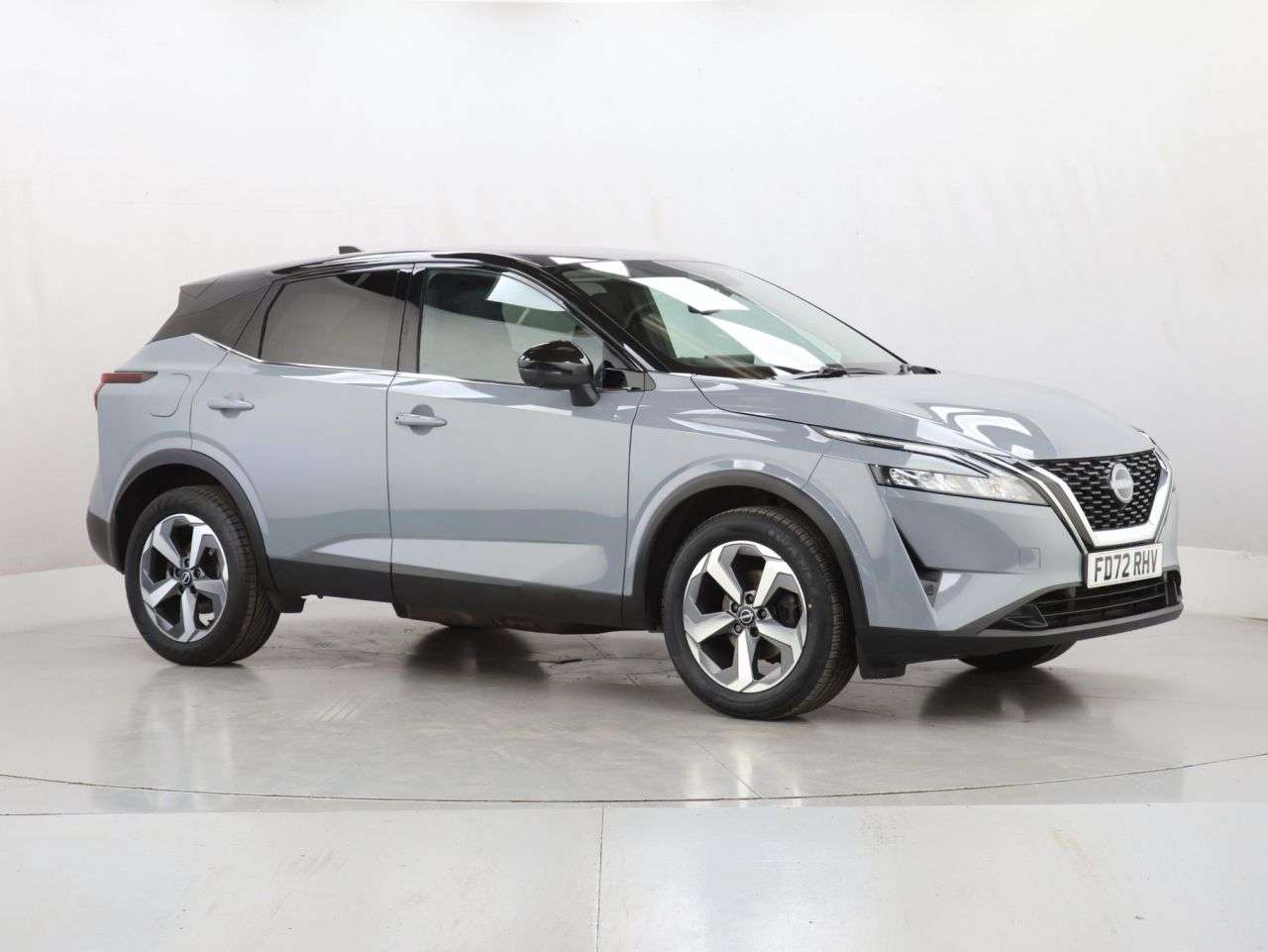 A 2022 NISSAN QASHQAI 1.3 DIG-T MHEV N-Connecta SUV 5dr Petrol Hybrid Manual Euro 6 (s/s) (140 ps A 2022 NISSAN QASHQAI 1.3 DIG-T MHEV N-Connecta SUV 5dr Petrol Hybrid Manual Euro 6 (s/s) (140 ps