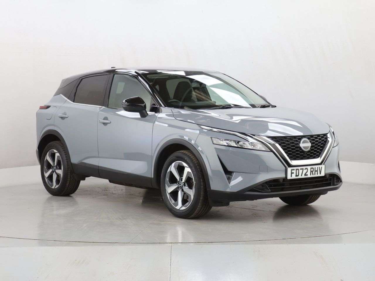 A 2022 NISSAN QASHQAI 1.3 DIG-T MHEV N-Connecta SUV 5dr Petrol Hybrid Manual Euro 6 (s/s) (140 ps A 2022 NISSAN QASHQAI 1.3 DIG-T MHEV N-Connecta SUV 5dr Petrol Hybrid Manual Euro 6 (s/s) (140 ps