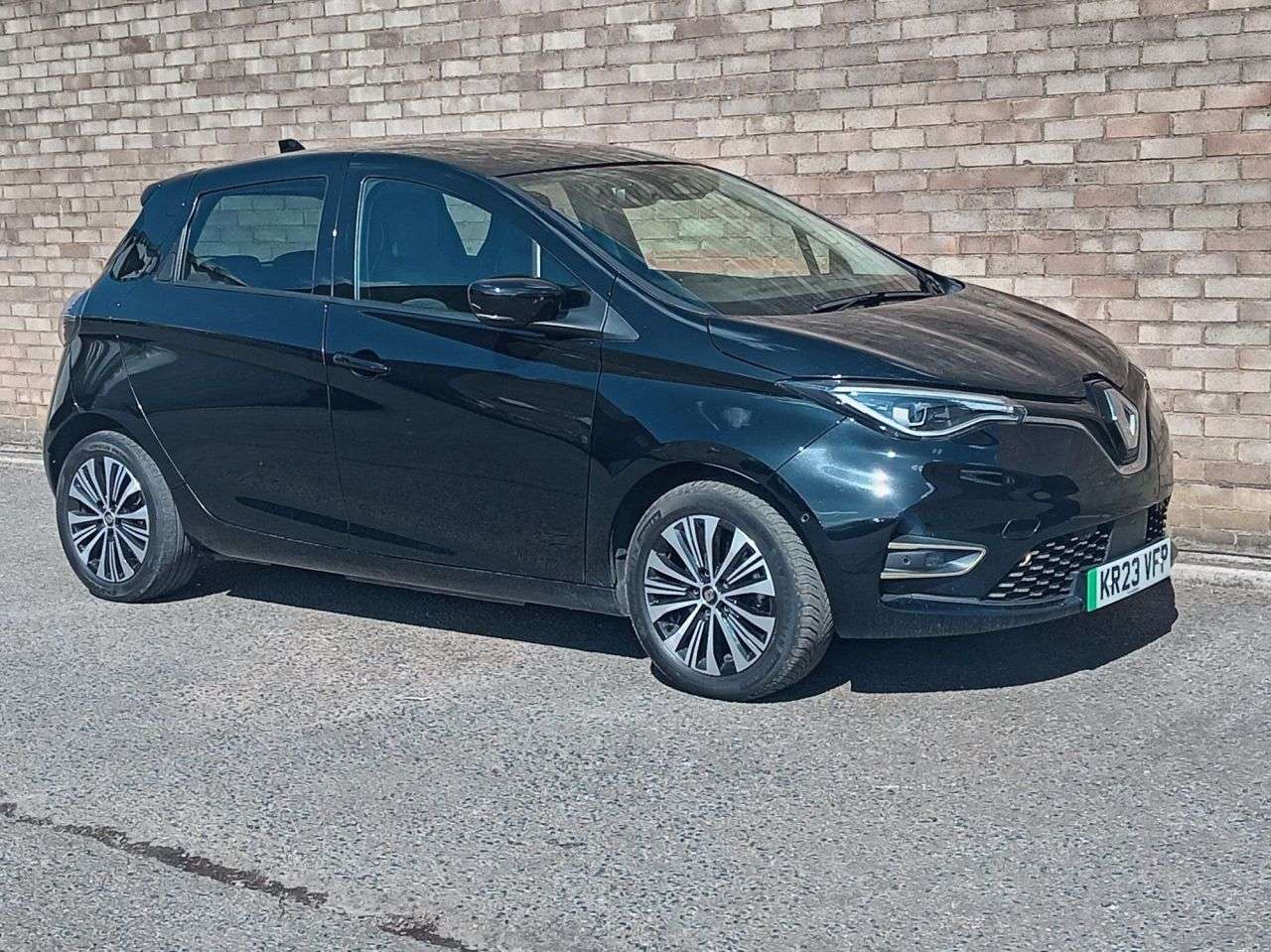 A 2023 RENAULT ZOE R135 EV50 52kWh Techno Hatchback 5dr Electric Auto (Boost Charge) (134 bhp) A 2023 RENAULT ZOE R135 EV50 52kWh Techno Hatchback 5dr Electric Auto (Boost Charge) (134 bhp)