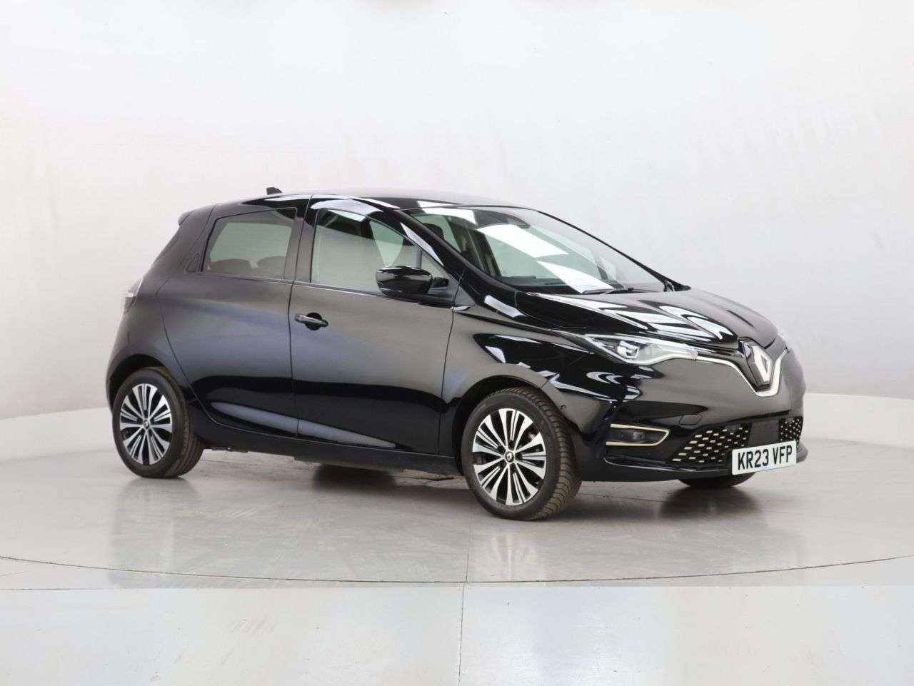 A 2023 RENAULT ZOE R135 EV50 52kWh Techno Hatchback 5dr Electric Auto (Boost Charge) (134 bhp) A 2023 RENAULT ZOE R135 EV50 52kWh Techno Hatchback 5dr Electric Auto (Boost Charge) (134 bhp)