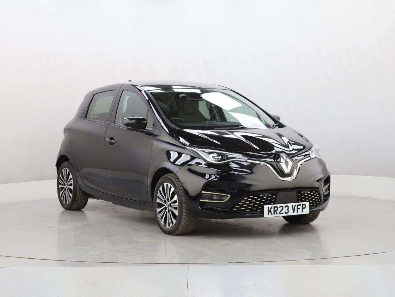 A 2023 RENAULT ZOE R135 EV50 52kWh Techno Hatchback 5dr Electric Auto (Boost Charge) (134 bhp) A 2023 RENAULT ZOE R135 EV50 52kWh Techno Hatchback 5dr Electric Auto (Boost Charge) (134 bhp)