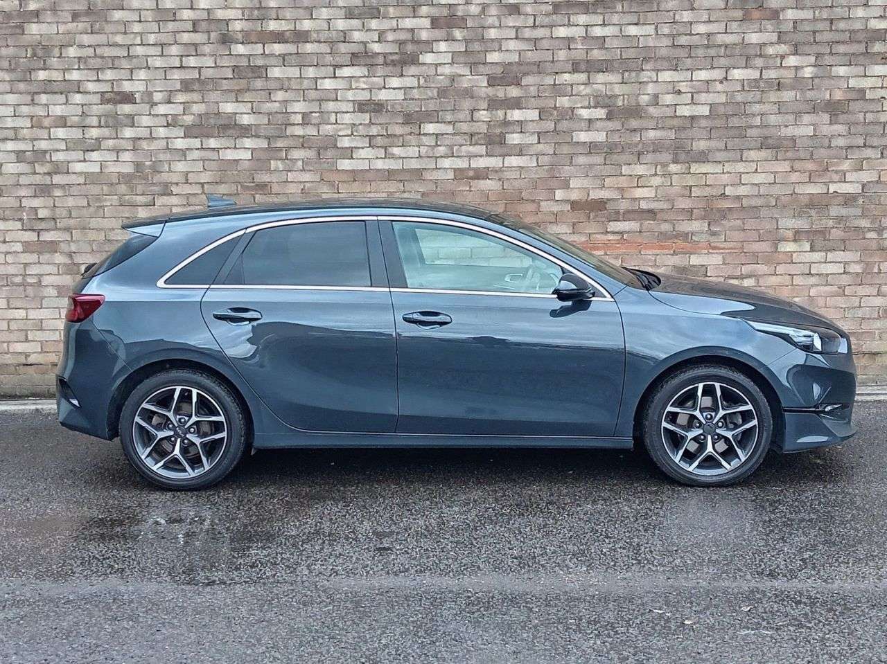A 2022 KIA CEED 1.5 T-GDi 3 Hatchback 5dr Petrol Manual Euro 6 (s/s) (158 bhp) A 2022 KIA CEED 1.5 T-GDi 3 Hatchback 5dr Petrol Manual Euro 6 (s/s) (158 bhp)