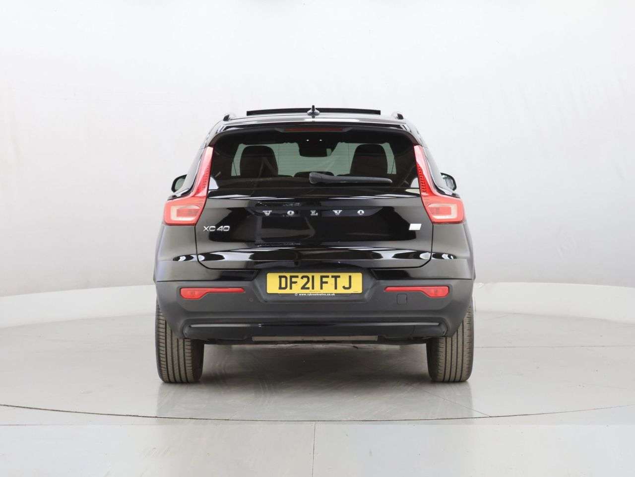 2021 VOLVO XC40 2021 VOLVO XC40