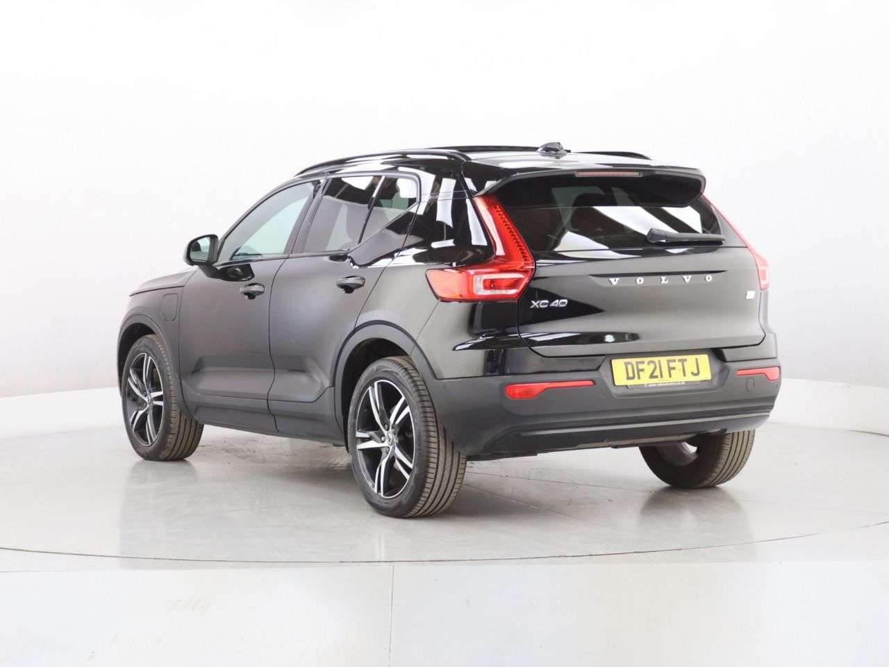 2021 VOLVO XC40 2021 VOLVO XC40