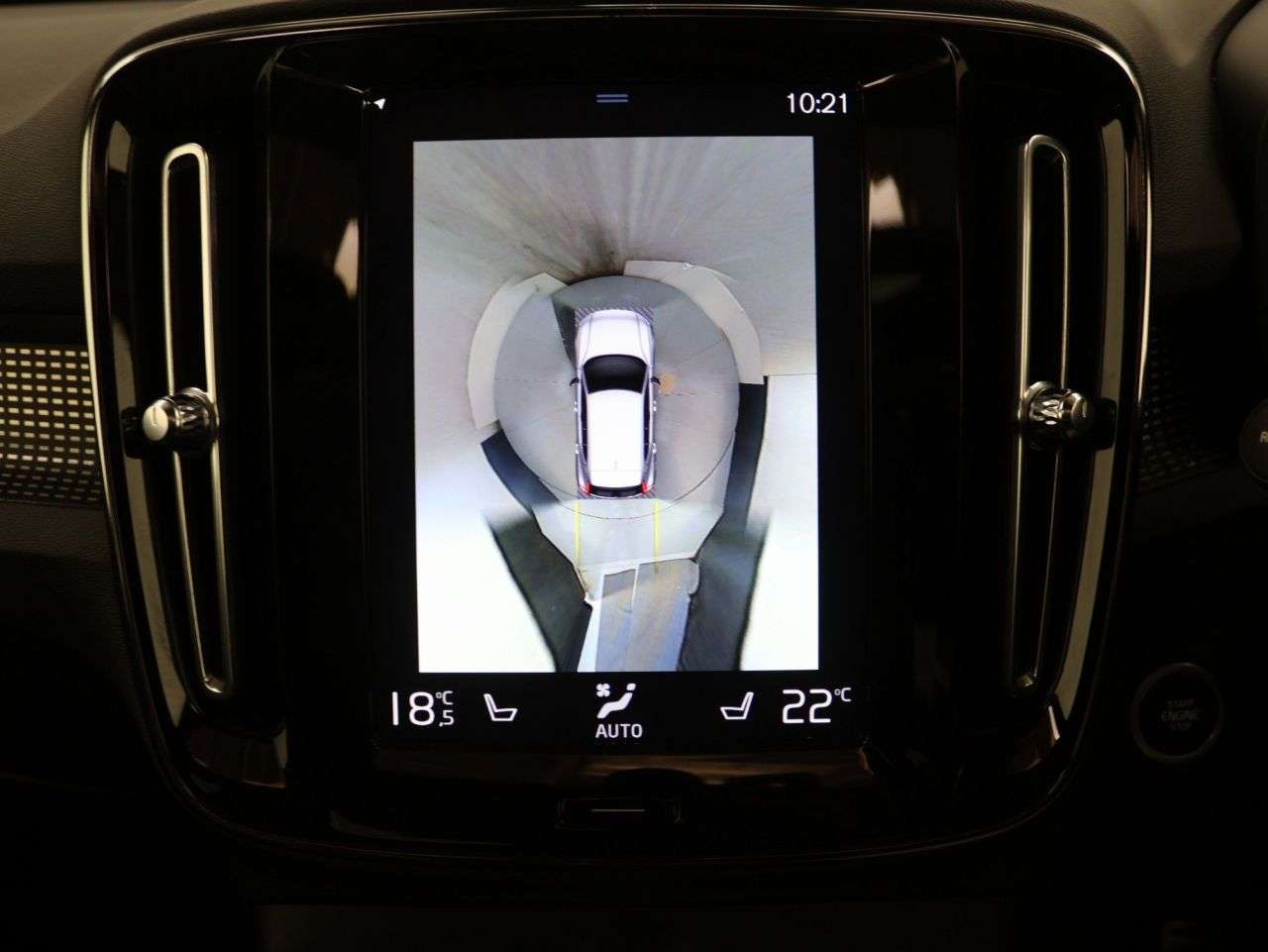 2021 VOLVO XC40 2021 VOLVO XC40