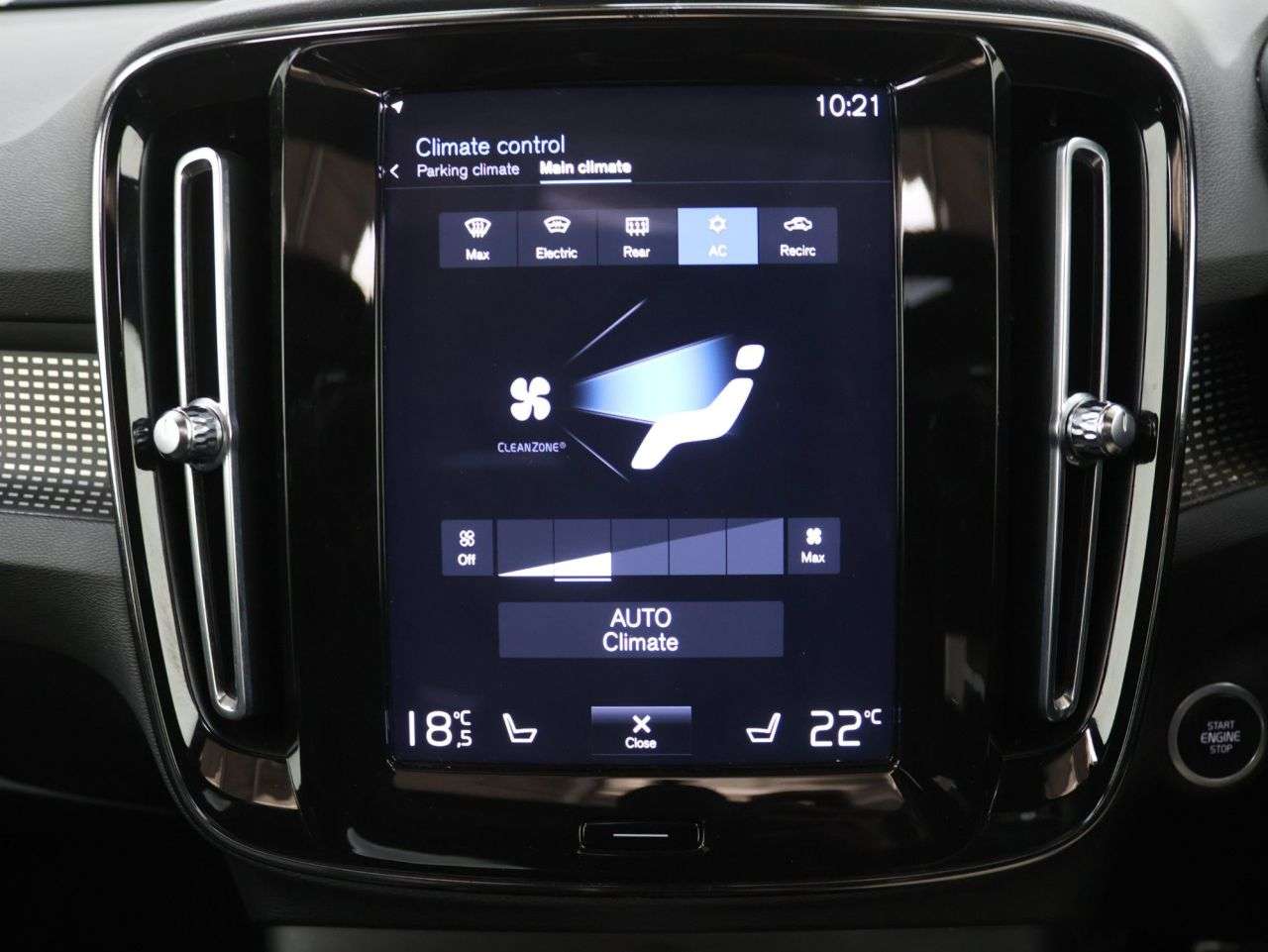 2021 VOLVO XC40 2021 VOLVO XC40