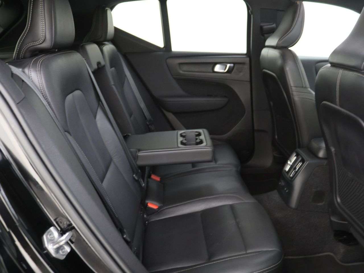2021 VOLVO XC40 2021 VOLVO XC40