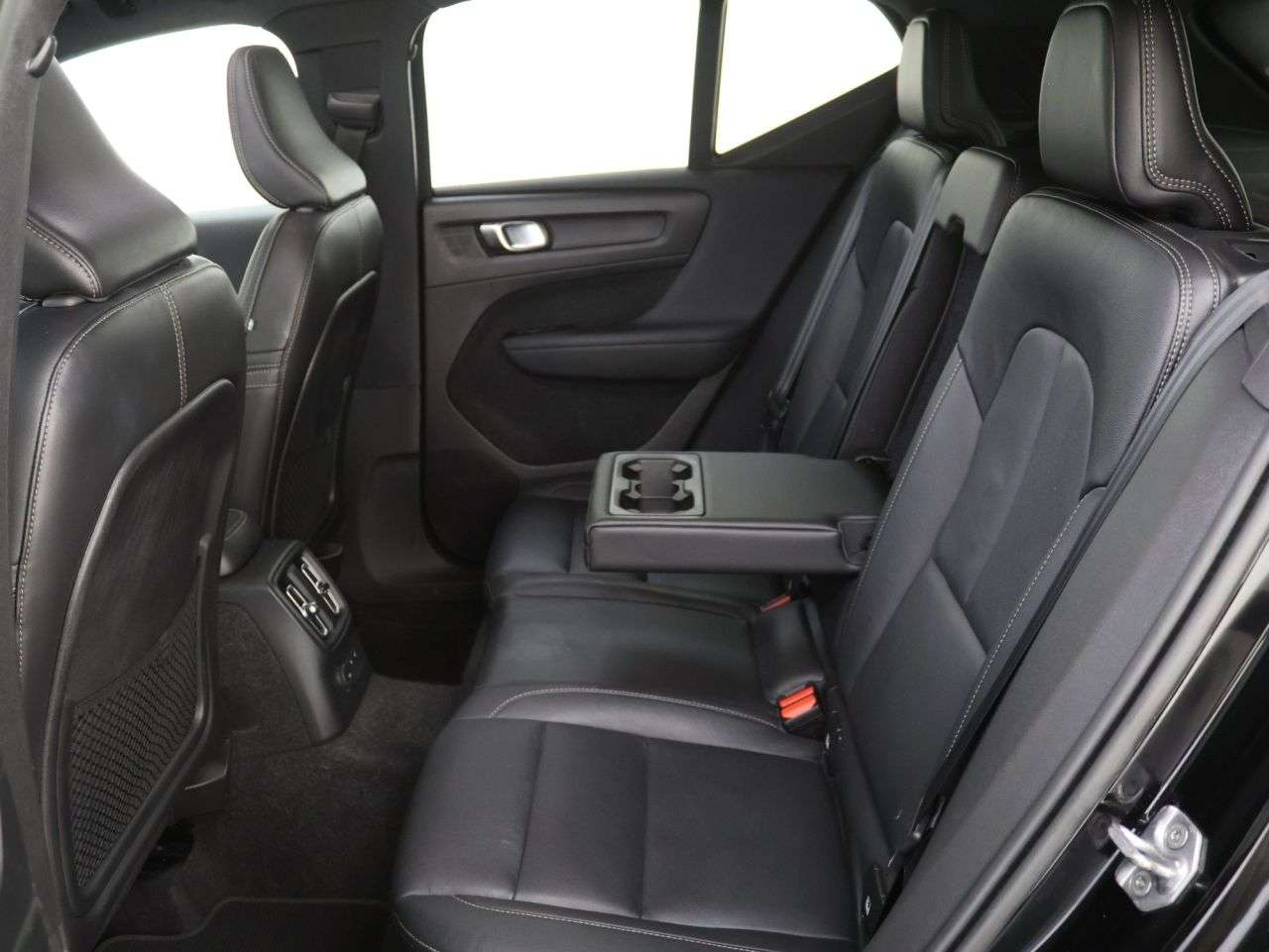 2021 VOLVO XC40 2021 VOLVO XC40