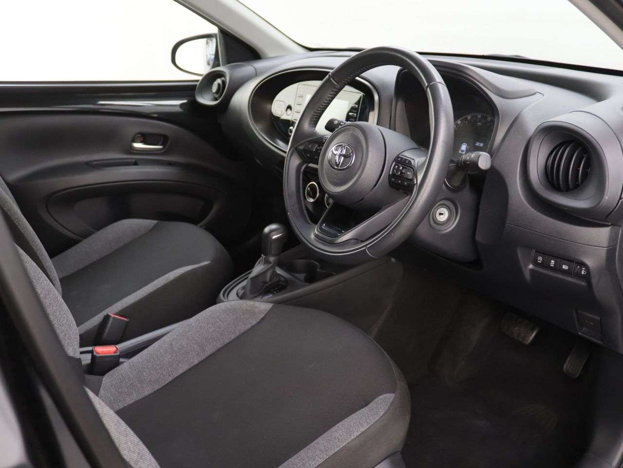 2022 TOYOTA AYGO X 2022 TOYOTA AYGO X