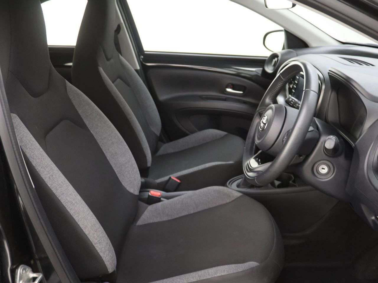 2022 TOYOTA AYGO X 2022 TOYOTA AYGO X
