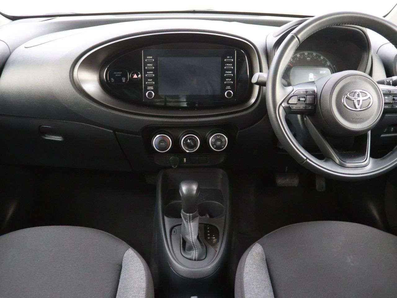 2022 TOYOTA AYGO X 2022 TOYOTA AYGO X