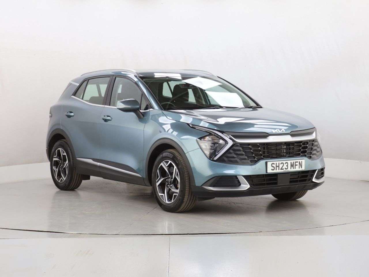 A 2023 KIA SPORTAGE 1.6 T-GDi 2 SUV 5dr Petrol Manual Euro 6 (s/s) (148 bhp) A 2023 KIA SPORTAGE 1.6 T-GDi 2 SUV 5dr Petrol Manual Euro 6 (s/s) (148 bhp)
